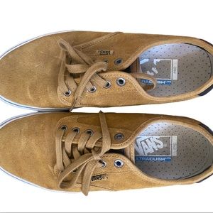 Never worn unisex vans. Velvet texture with black leather details.